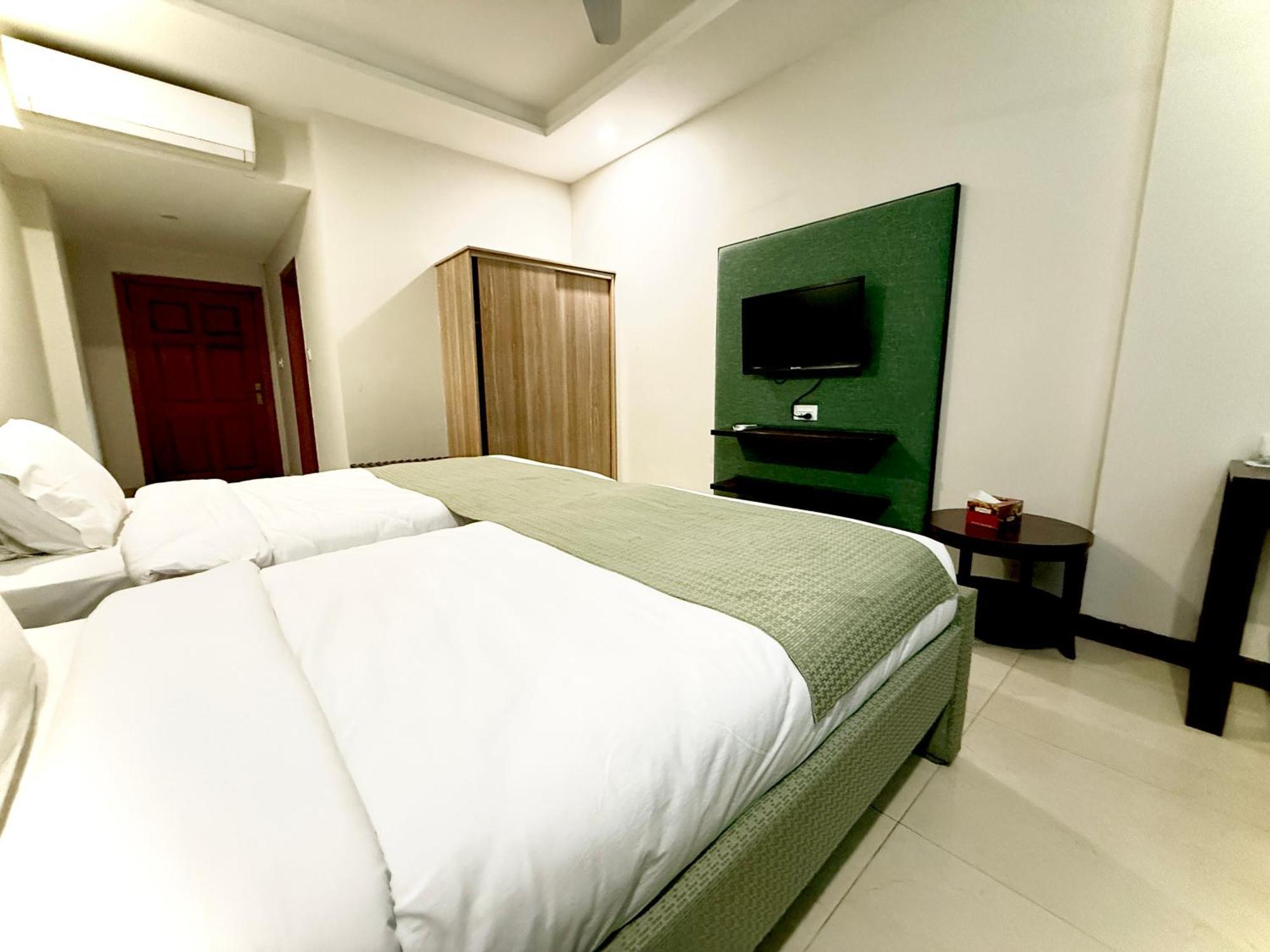 Atlas Hotel Islamabad Exterior photo