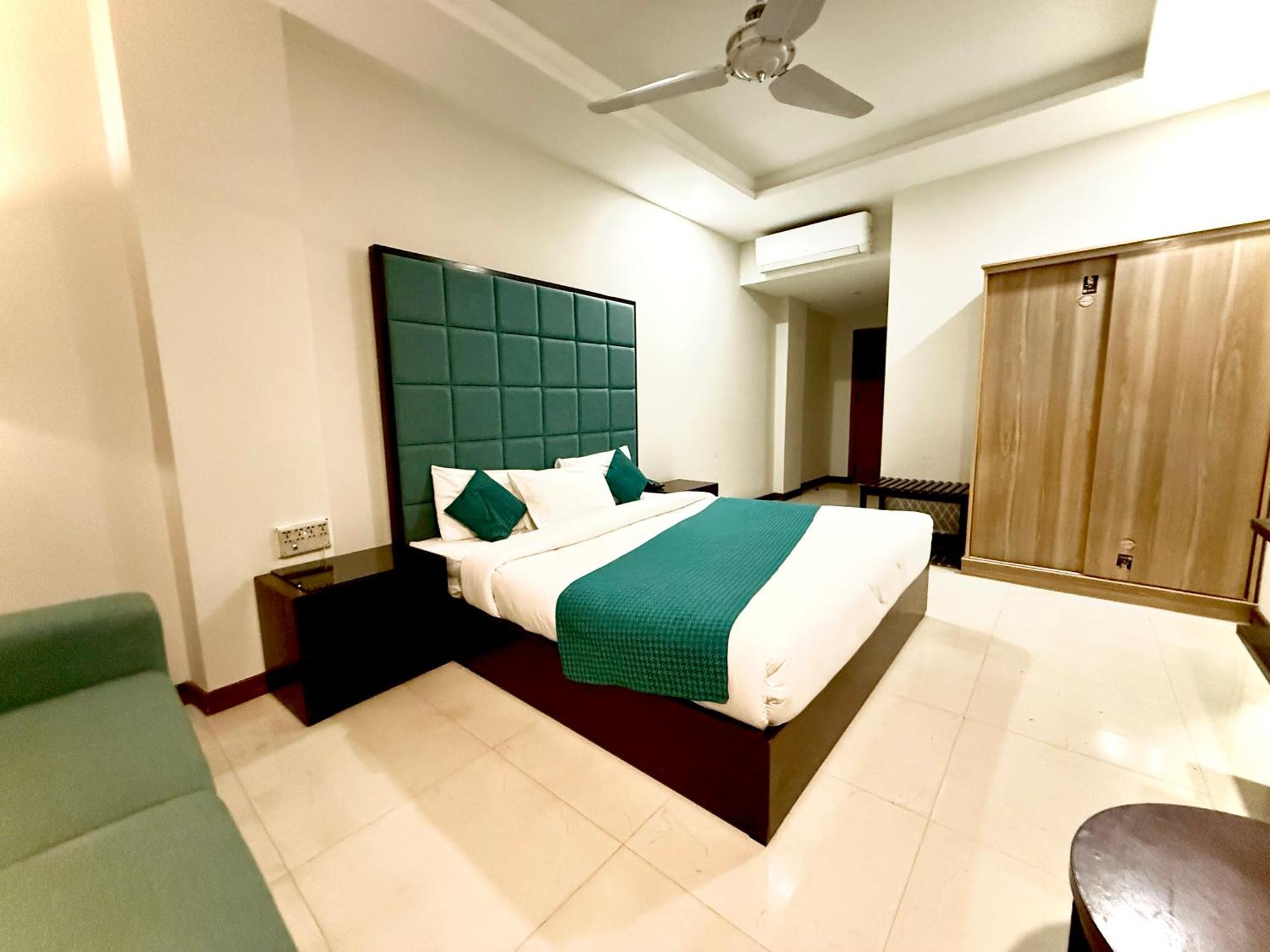Atlas Hotel Islamabad Exterior photo